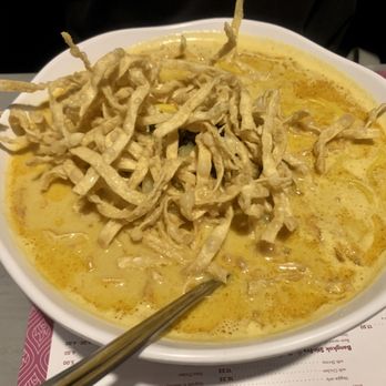 Salad King Restaurant - Khao Soi - Thai Near Me - Toronto, Ontario