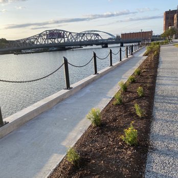 Point Street Park - Walking paths - Parks Near Me - Providence, Rhode Island Point Street Park - Walking paths - Parks Near Me - Providence, Rhode Island