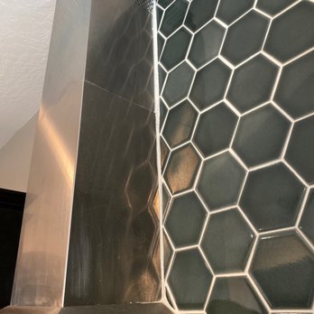 Nova Interiors - Terribly applied caulking - General Contractors Near Me - Las Vegas, Nevada