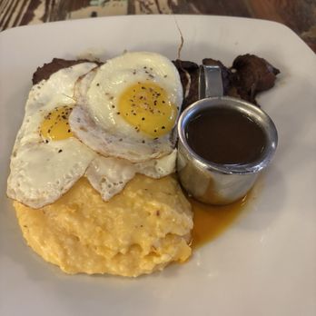 Common Restaurant  - Brisket and grits - Cocktail Bars Near Me - Savannah, Georgia