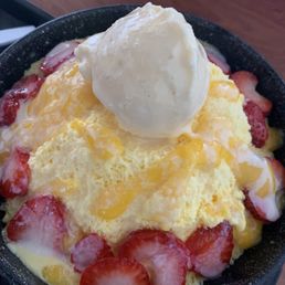 strawberry mango bingsu
