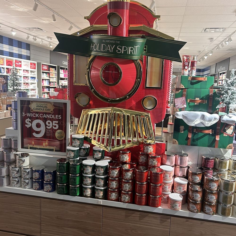 Bath & Body Works - Inside - Cosmetics & Beauty Supply Near Me - Austell, Georgia