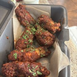 Holy Wings - Excellent, flavorful chicken wings