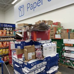 Walmart Supercenter - The "aisle" where customers should walk between cleaning supplies and beverages