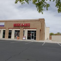 Music & Arts - Exterior