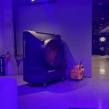 Atomic Golf - Big ass fans for that vegas heat - Sports Bars Near Me - Las Vegas, Nevada