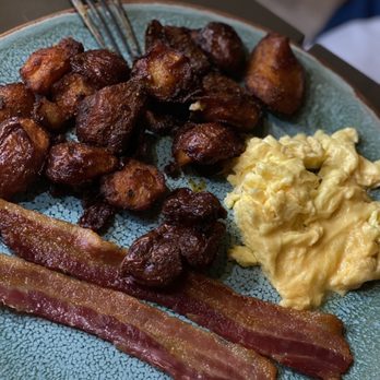 Bearcat CBD - Bearcat Breakfast - Coffee & Tea Near Me - New Orleans, Louisiana