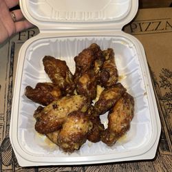 Verardi’s On The Lake - Garlic Parmesan wings