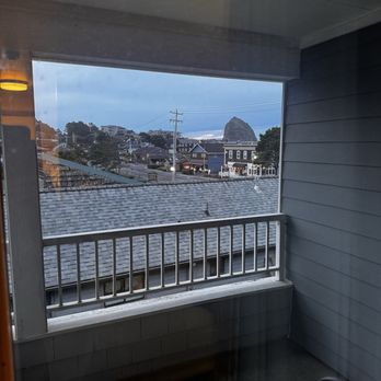 Sea Breeze Court - View from the window - Hotels Near Me - Cannon Beach, Oregon Sea Breeze Court - View from the window - Hotels Near Me - Cannon Beach, Oregon