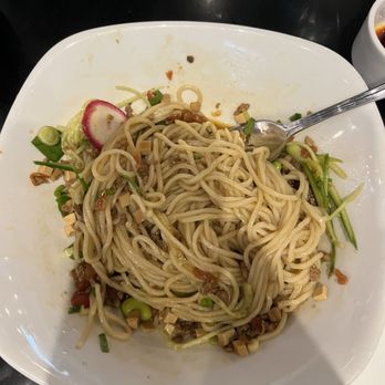 Din Tai Fung - Noodles with Minced Kurobuta Pork - Taiwanese Near Me - Seattle, Washington Din Tai Fung - Noodles with Minced Kurobuta Pork - Taiwanese Near Me - Seattle, Washington