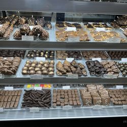 Main Street Chocolates - Chocolate case