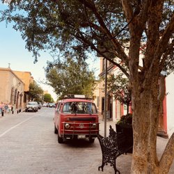 Teatrito la Carcajada - Theater parking during the day