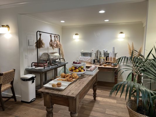 Hotel Ynez by null