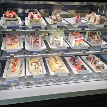 Paris Baguette - Cakes by the slice - Bakeries Near Me - Dearborn, Michigan