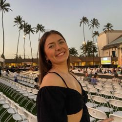 Keliki - Keliki brand beach dress! Wore to the Old Dominion concert in Maui!