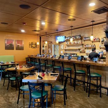 Garibaldi Trattoria - Bar area - Italian Near Me - Garner, North Carolina Garibaldi Trattoria - Bar area - Italian Near Me - Garner, North Carolina