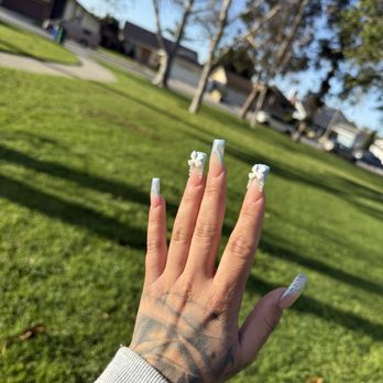 MH Gel Nails Beauty - Nail Salons Near Me - Long Beach, California