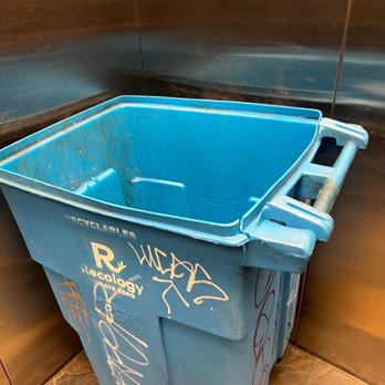 sweetgreen - Healthy Salads, Wraps, and Bowls - open trash can that Sweetgreen leaves in the lobby - Salad Near Me - San Francisco, California sweetgreen - Healthy Salads, Wraps, and Bowls - open trash can that Sweetgreen leaves in the lobby - Salad Near Me - San Francisco, California