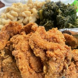 La Lus Cafe - Southern Soul w/No Moo Mac and Braised Kale- Chef's Kiss!