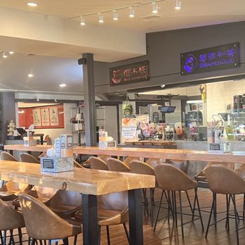 Social Eatery - Inside. IG: @amei.eats - Bubble Tea Near Me - Millbrae, California