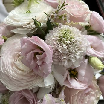 QG Floral & Landscape - My flowers - Florists Near Me - Whitestone, New York QG Floral & Landscape - My flowers - Florists Near Me - Whitestone, New York