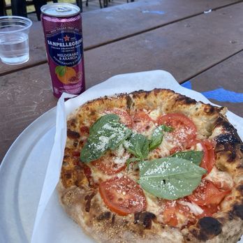 Cliff Hanger Cafe - Margherita Pizza - Sandwiches Near Me - La Jolla, California