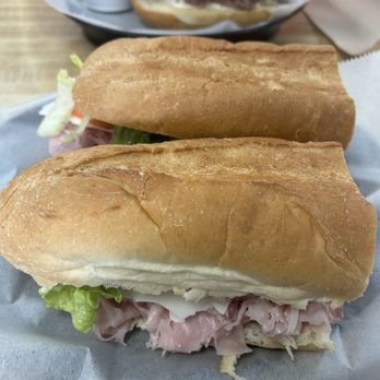 Lil Manhattan Deli - Italian sub - Delis Near Me - Oak Ridge, Tennessee Lil Manhattan Deli - Italian sub - Delis Near Me - Oak Ridge, Tennessee