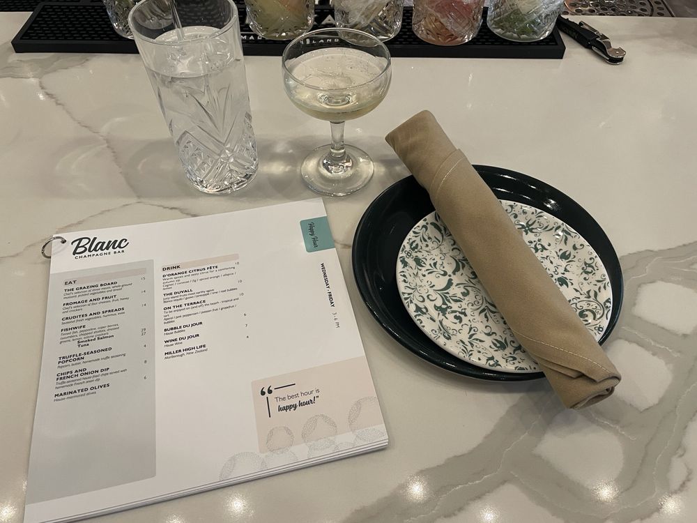 BLANC CHAMPAGNE BAR Updated October 2024 3835 Main St, Kansas City