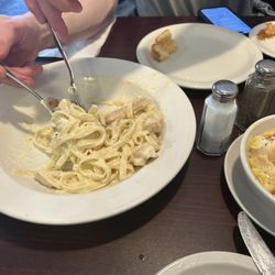 Anios Restaurant - Chicken Alfredo