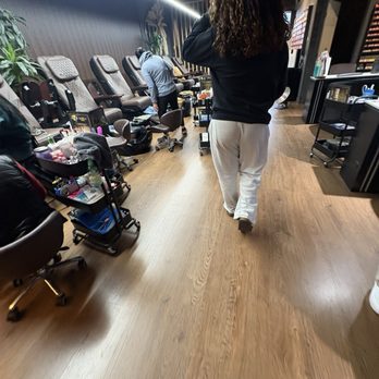 209 Nails Bar - Pedicure stations. - Nail Salons Near Me - Stockton, California