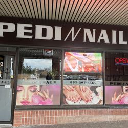 Pedi N Nails - Outside