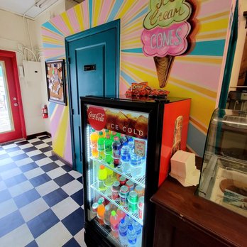 Tavares Ice Cream - Sept 2021: Interior Pic 7 of 10 - Ice Cream & Frozen Yogurt Near Me - Tavares, Florida Tavares Ice Cream - Sept 2021: Interior Pic 7 of 10 - Ice Cream & Frozen Yogurt Near Me - Tavares, Florida