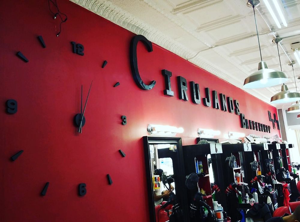 Cirujanos Barbershop Logo