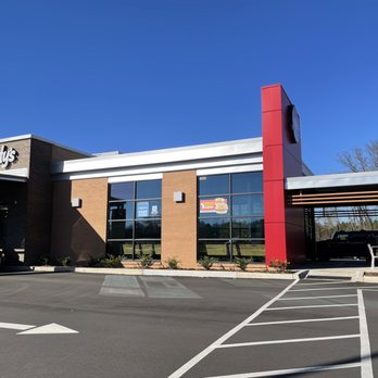 Wendy's - the front of the restaurant - Fast Food Near Me - Waxhaw, North Carolina
