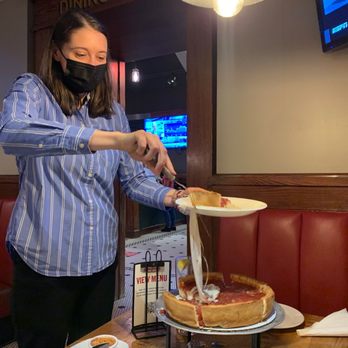 Giordano's - The manager taking time with us - Pizza Near Me - Chicago, Illinois Giordano's - The manager taking time with us - Pizza Near Me - Chicago, Illinois
