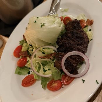 Cooper’s Hawk Winery & Restaurant - Steak salad - New American Near Me - Dania Beach, Florida