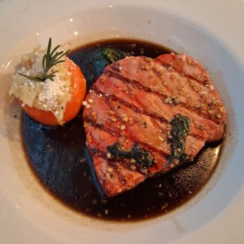 Garufa - Seared Tuna, comes with spinach and mashed potatoes. - Argentine Near Me - Puerto Peñasco, SON Garufa - Seared Tuna, comes with spinach and mashed potatoes. - Argentine Near Me - Puerto Peñasco, SON