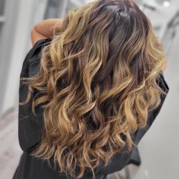 I go to Calivibeshairstudio I have been going to Stephanie Maya for years and I love her work I go to Calivibeshairstudio I have been going to Stephanie Maya for years and I love her work