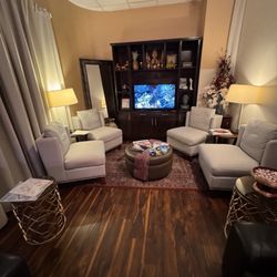 Thai Massage and Day Spa - Galleria - Waiting area