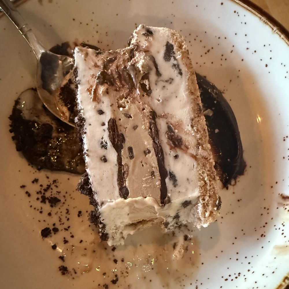 Delicious cookies and cream ice cream dessert, it's a must- try Delicious cookies and cream ice cream dessert, it's a must- try