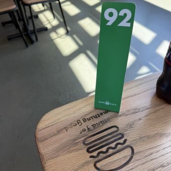 Shake Shack Berkeley - Table delivery service - Fast Food Near Me - Berkeley, California Shake Shack Berkeley - Table delivery service - Fast Food Near Me - Berkeley, California