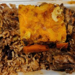 Fahmee Bakery - Stew chicken meal