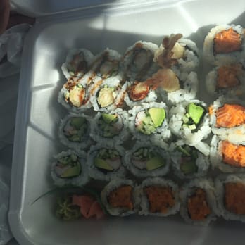 Sushi Park - Maki Combo D: Spicy Salmon roll, Dynamite roll, California roll $16 - Sushi Bars Near Me - Mississauga, Ontario Sushi Park - Maki Combo D: Spicy Salmon roll, Dynamite roll, California roll $16 - Sushi Bars Near Me - Mississauga, Ontario