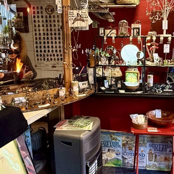 Iceberg Glass - Arts & Crafts Near Me - Fort Augustus, HLD