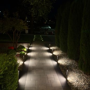 Alexander's Pavers - Light design in front of the house by Alex! - Landscaping Near Me