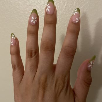 Flamingo Nail & Spa - Nail Salons Near Me - Huntington Beach, California