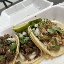 La Morenita Ricos Tacos - Carne asada and pollo