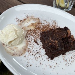 Black Prince - Cherry peanut butter brownie