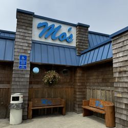 Mo's Seafood & Chowder - Entrance