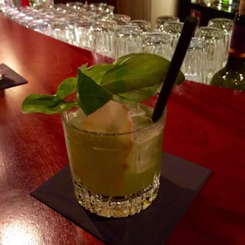 Pearly Gates - Frankfurt Spicy Sling with Basil, red pepper and a slice fresh ginger - Cocktail Bars Near Me - Frankfurt, HE